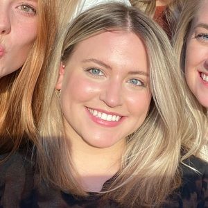 Meet your Posher, Olivia
